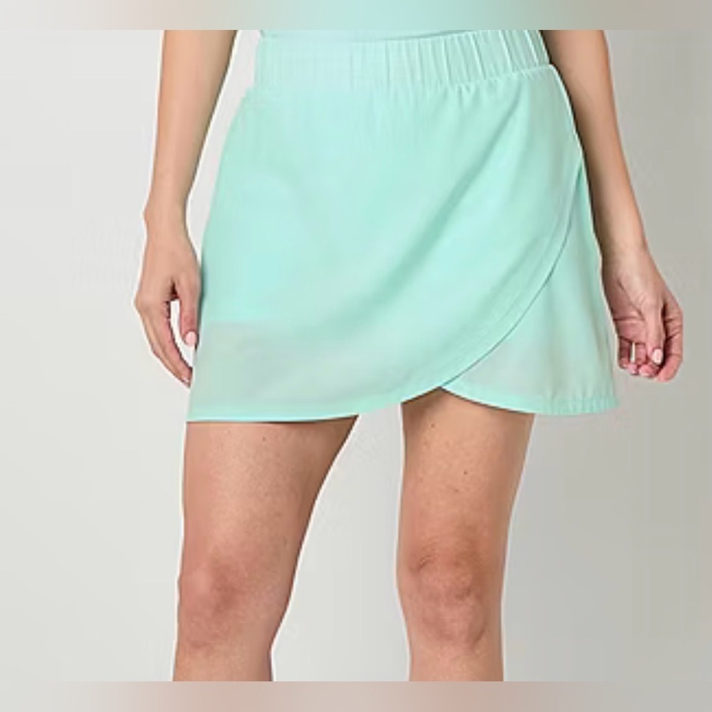 Xersion Mid-Rise Flounce Skort